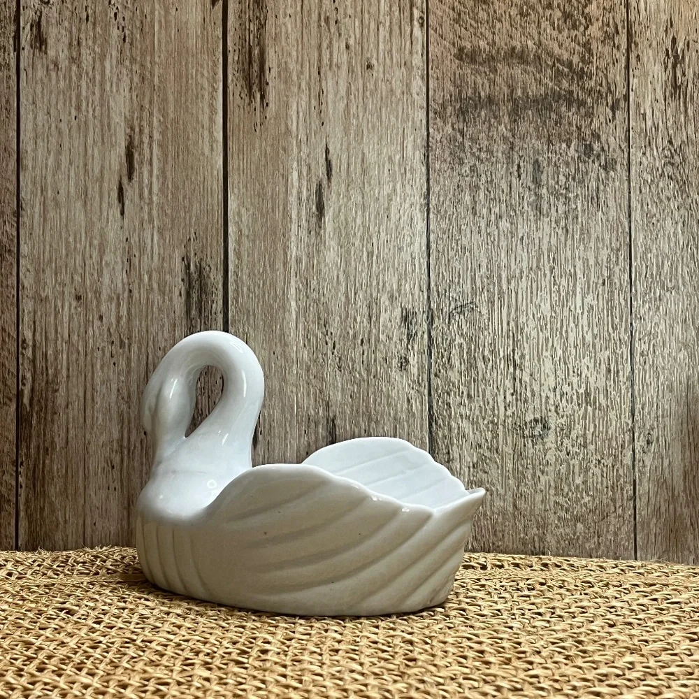 Vintage White Ceramic Swan Planter Dish Mid Century Decor - Picture 3 of 4